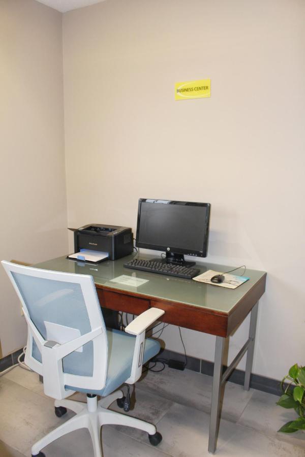 מלון Super 8 By Wyndham De Soto מראה חיצוני תמונה